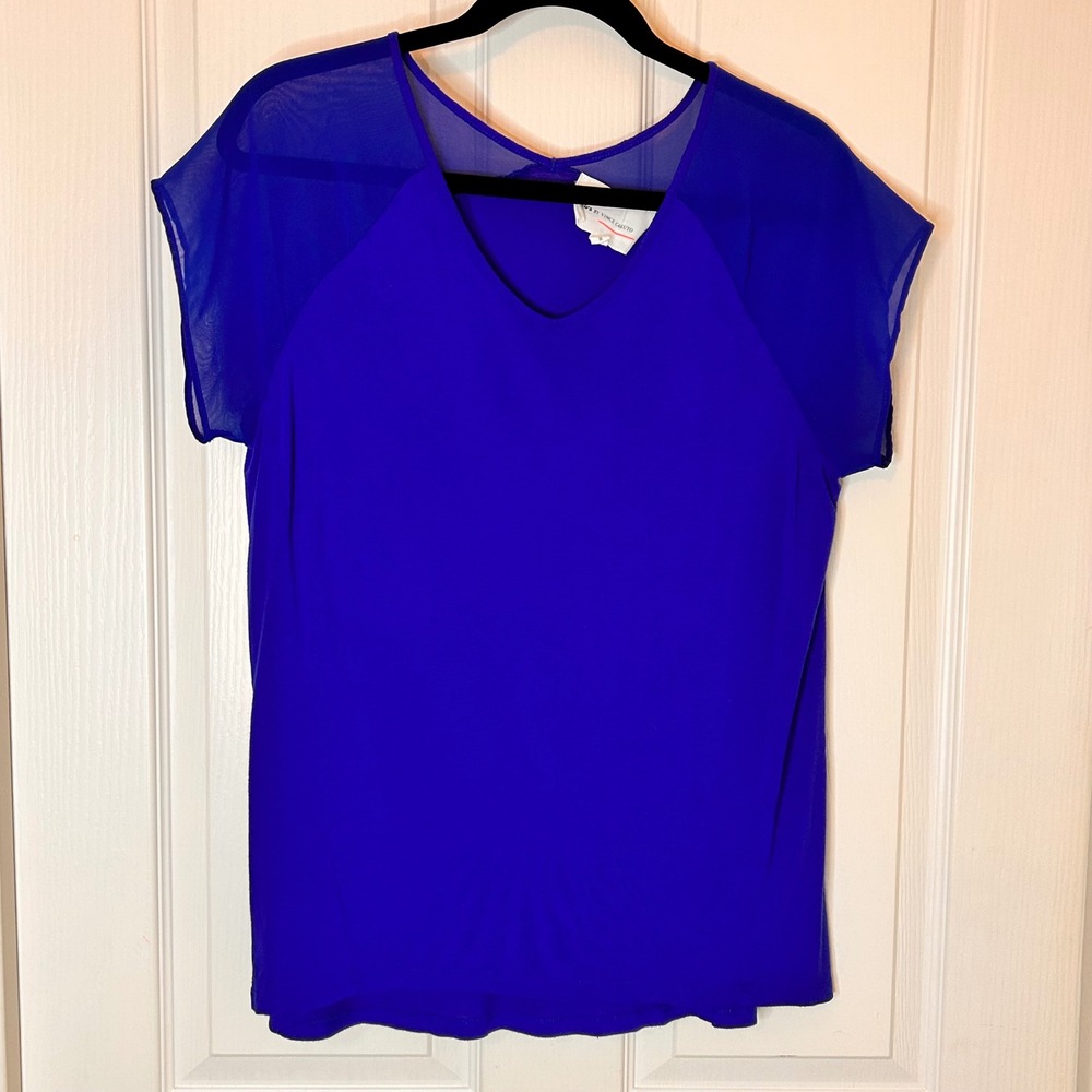 Two by Vince Camuto Royal Blue Mixed Media V-Neck Blouse Sheer Sleeve Medium